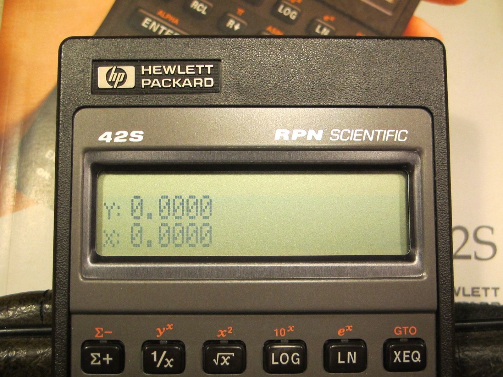 samson-cables-hp-42s-scientific-calculator-details